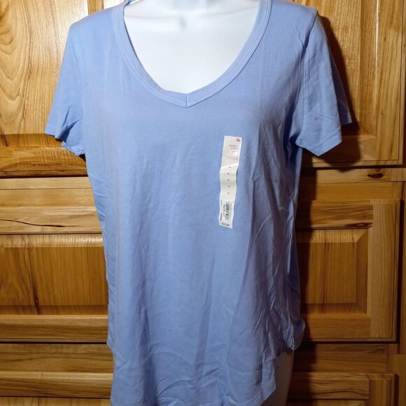 SO V Neck Tees | Women’s Size Medium | Bundle of 2 - Picture 7 of 13